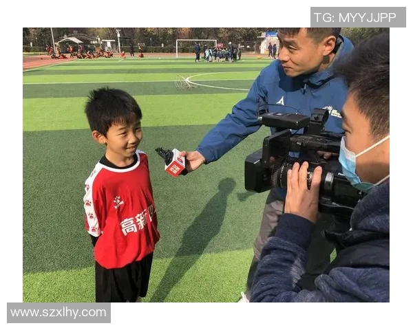 香港足球明星队达文西展现风采助力青少年足球发展与梦想实现