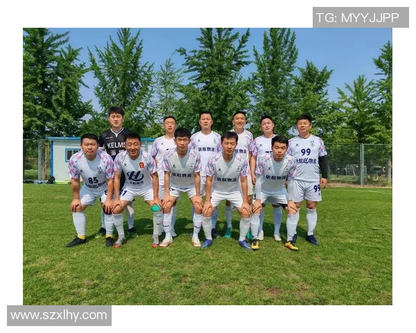 足球明星时尚穿搭解析如何在球场外展现个人魅力与风格 足球明星时尚穿搭解析如何在球场外展现个人魅力与风格